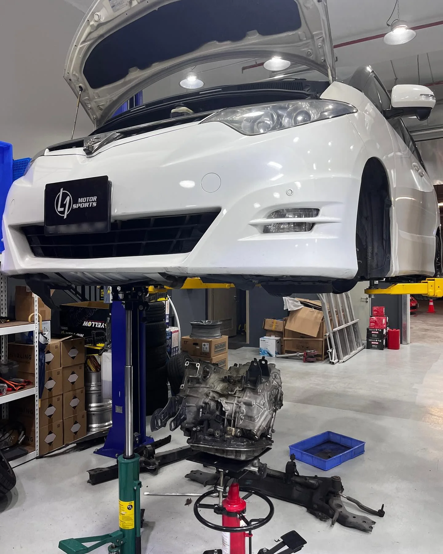 Gearbox overhaul and clutch replacement at L1 Motorsports
